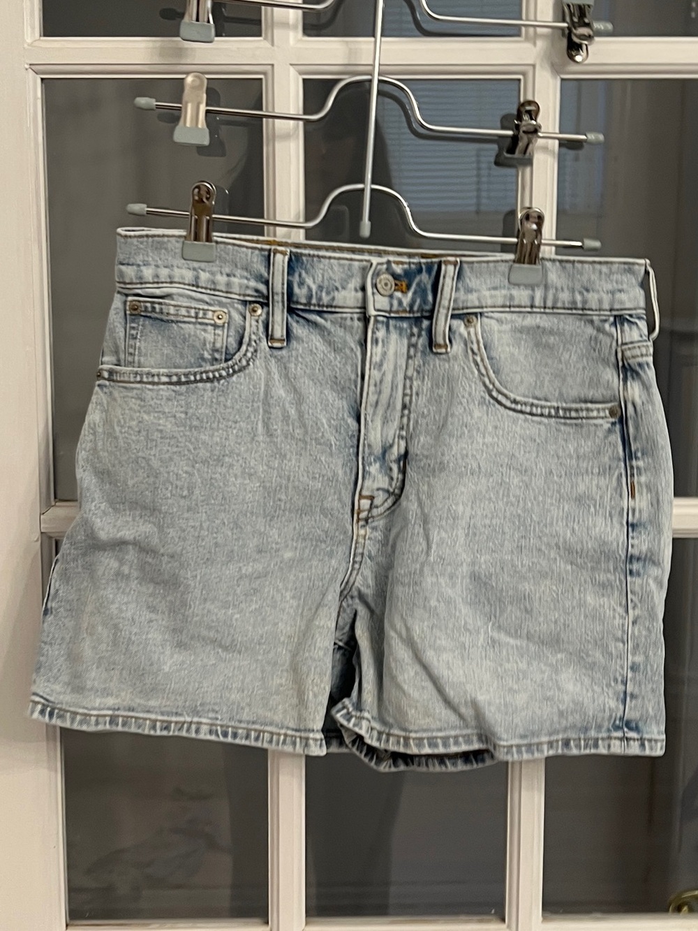 J. CREW Women’s Light Wash Denim High Rise Shorts Size 28